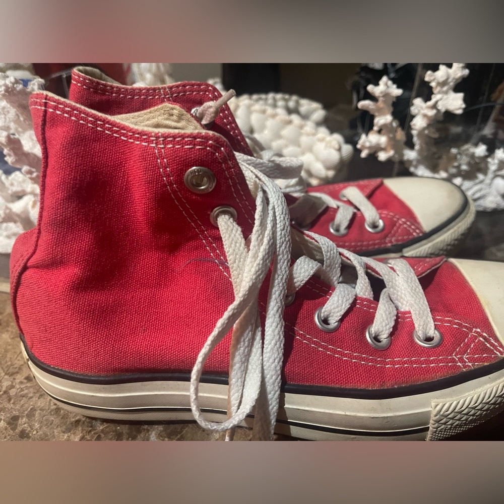 Red high top converse!